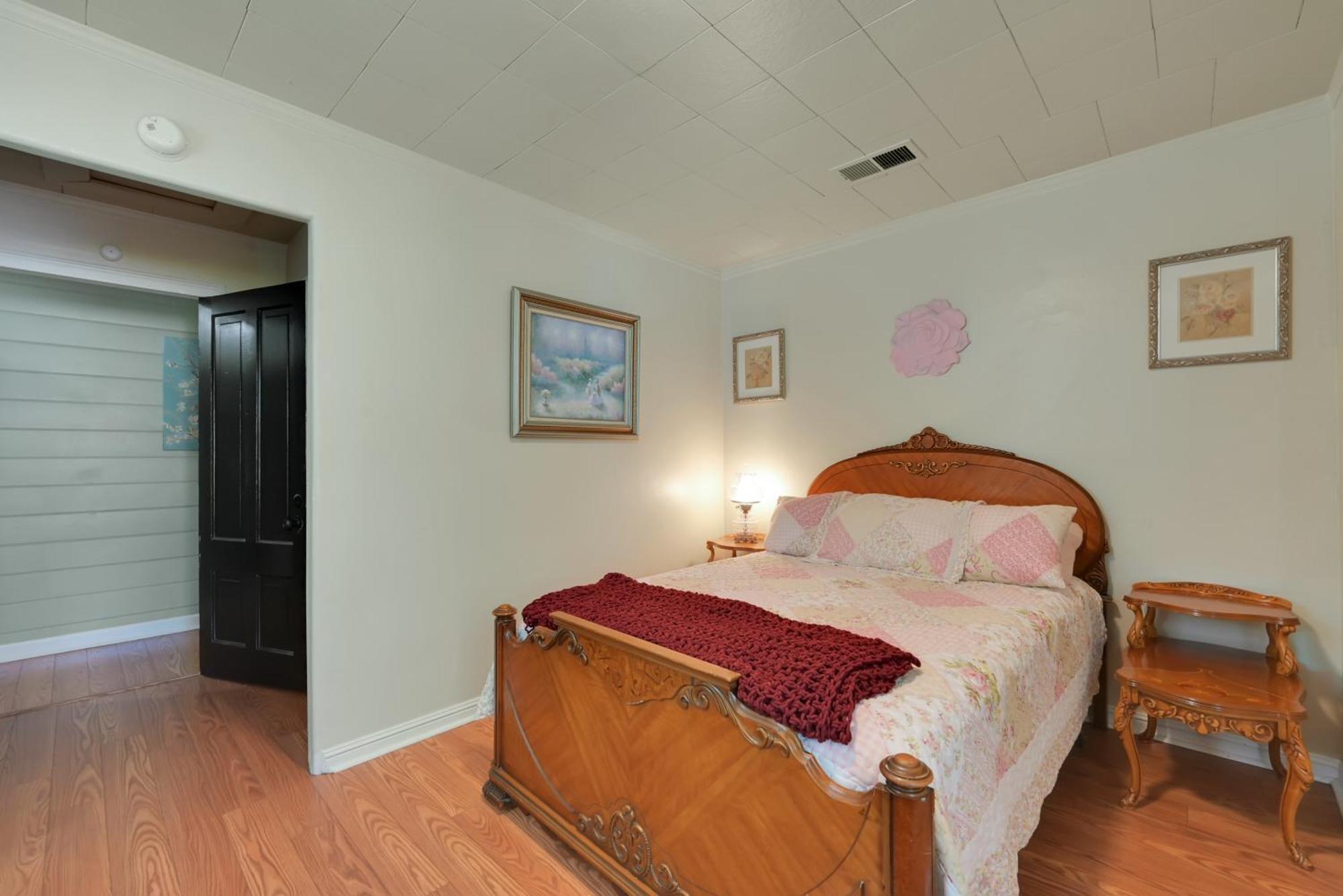Spacious Downtown Jackson Retreat- Historic Hangout Экстерьер фото