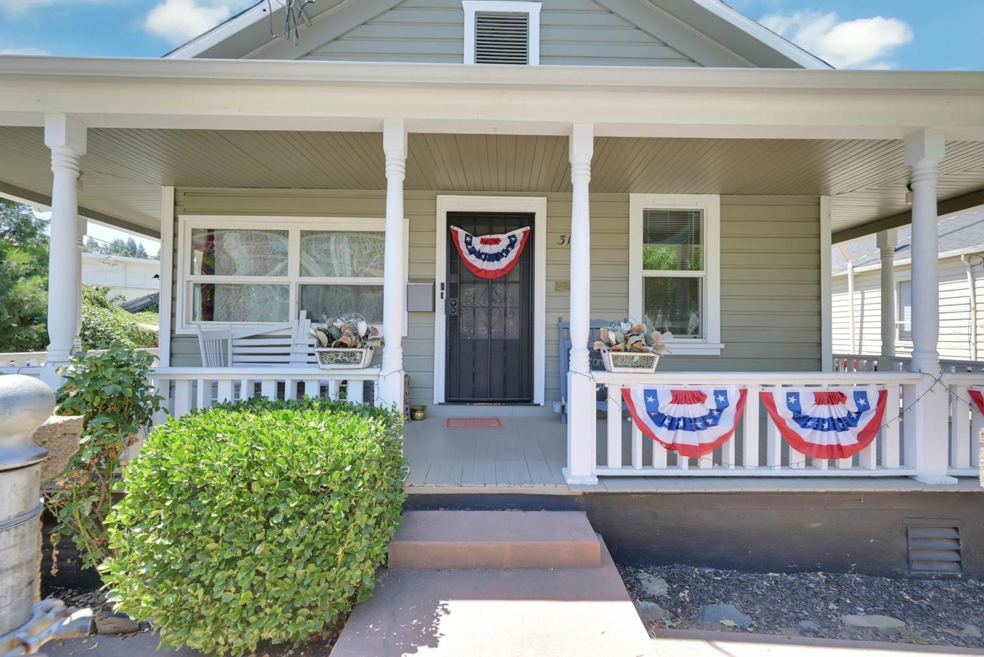 Spacious Downtown Jackson Retreat- Historic Hangout Экстерьер фото
