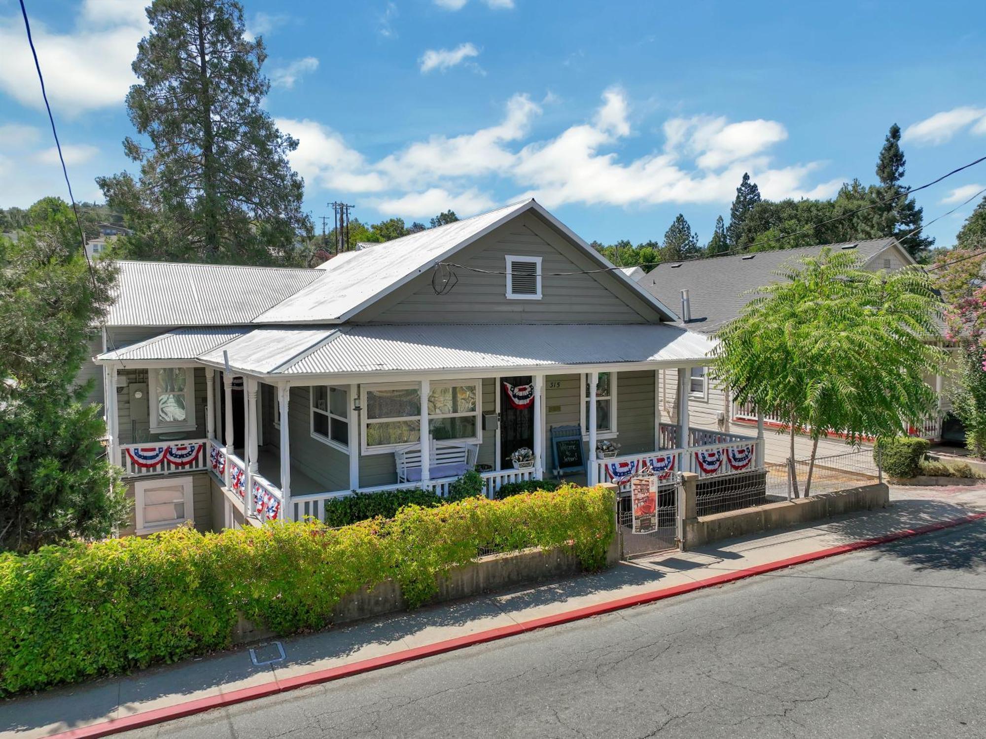 Spacious Downtown Jackson Retreat- Historic Hangout Экстерьер фото