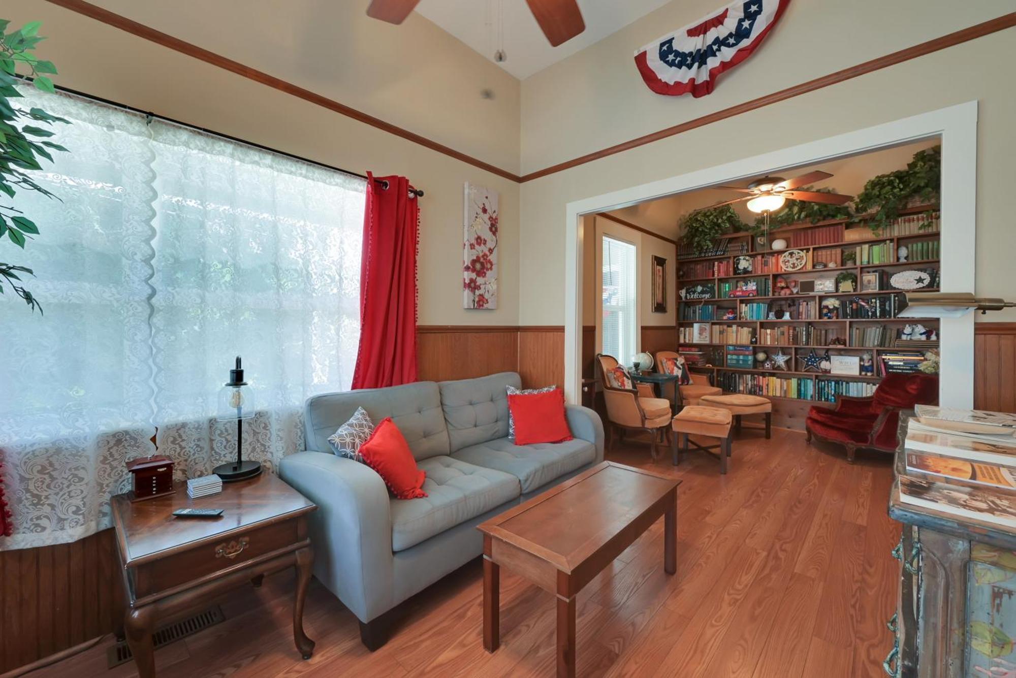 Spacious Downtown Jackson Retreat- Historic Hangout Экстерьер фото